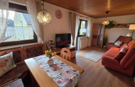 WaldZeit Gössweinstein, sonnige und ruhige Ferienwohnung in der Fränkischen Schweiz - Foto 4