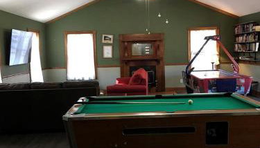 Gorgeous Vacation Cabin for Groups with Stylish Interior near Huntington, West Virginia - Foto 2