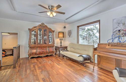 Large Greeley House with 2 Game Rooms and Yard! - Foto 10