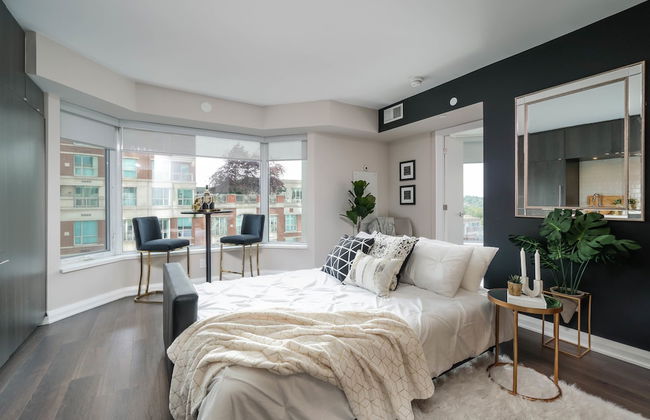 QuickStay Yorkville Condo - Yonge & Bloor - Photo 2