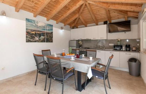 Awesome Home In Kamenmost With Jacuzzi - Foto 30