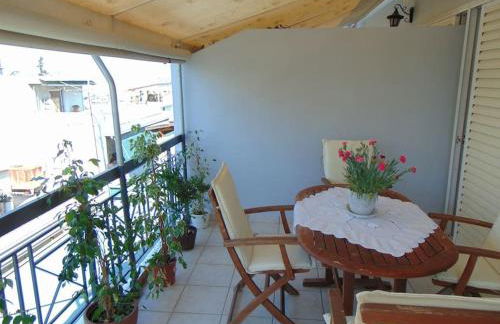 Lovingly restored apartment Galatsi - Photo 4