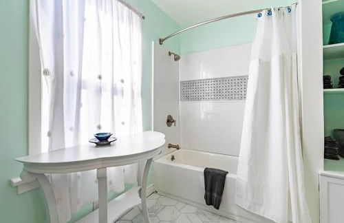 Orca Haven - 2BR with Scenic Views in Richmond Beach - Foto 21