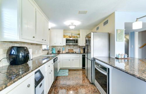 Walk to Beach Family-Friendly Galveston Home! - Foto 12