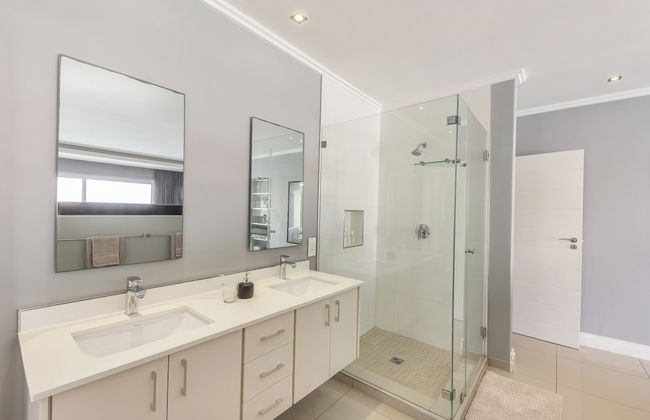 Beachfront, Private Pool, Pizza Oven, Pool Table, Fast Internet, Family Friendly - Photo 24