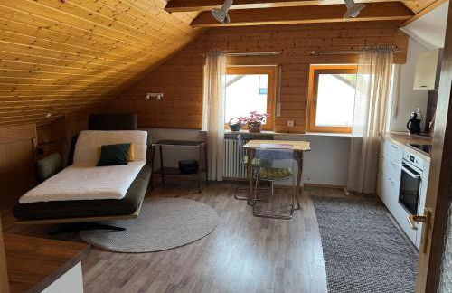 Möblierte 2-Zimmer-Dachwohnung - Foto 2