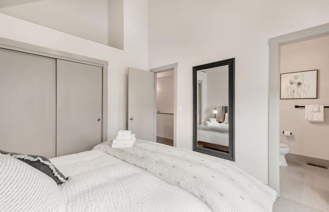 Hip Old Town North Gem! Near Breweries and River! - Foto 6