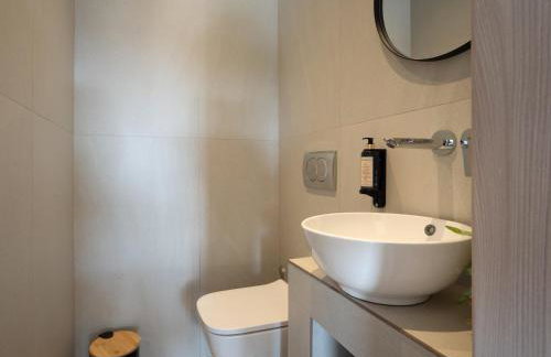Cantouni Villa, Luxury 5BR Retreat with Pool & Jacuzzi Near Town by Villa Mana Gers - Photo 36