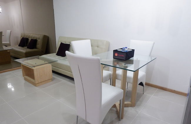 Casa Grande Apartment with Sofabed Connected to Kota Kasablanka - Foto 24