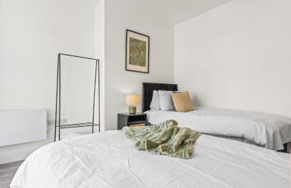 2BR Apartment with Sofa bed I Prime Town Centre Location I Gold St D-Lux, Modern Amenities, Walk to Train, Bus Stations, Shops & Cafés I Leisure and Business Stays Welcome - Foto 39