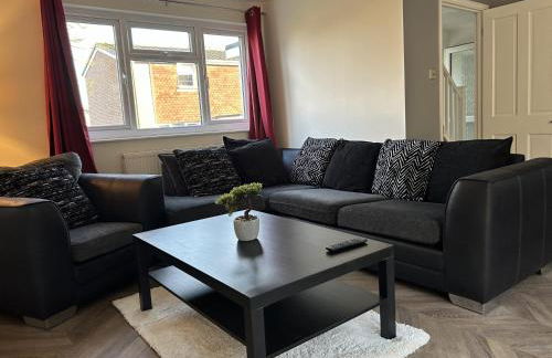 3 Bed House Close to Gatwick - Foto 38