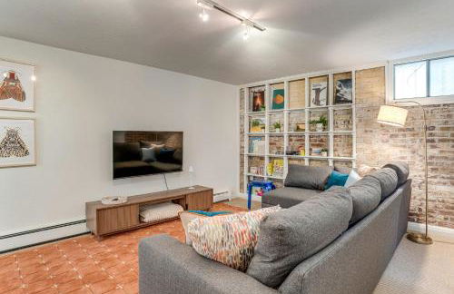 Walkable Apt with Off-Street Parking in Cheesman! - Foto 1