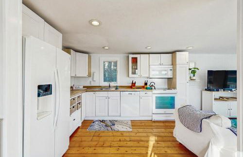 A Chatham Pearl on Oyster River - Photo 8