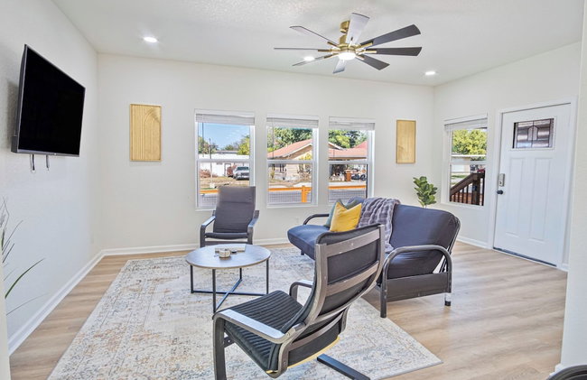 Perfect Spot to Relax 4br/3ba Near Dtown Hemisfair - Foto 39