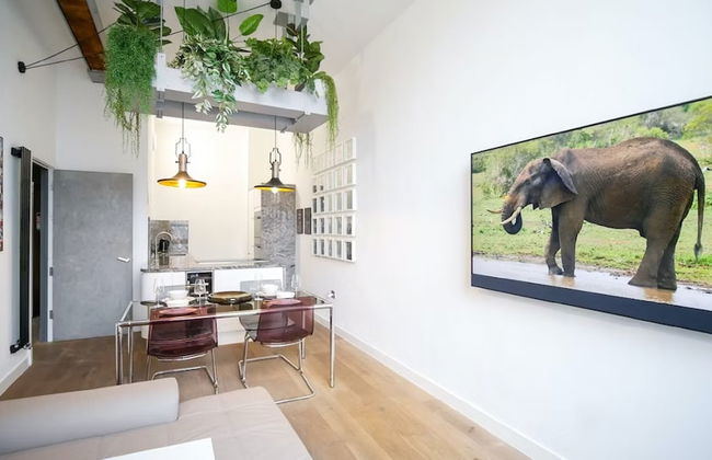 1-bed Loft Apartment - Free Parking, Central - Foto 12