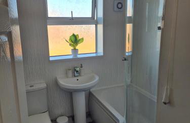 5 min from airport, luxury 2 bed apartment - Foto 9