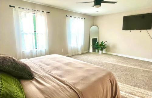 Black and White Retreat 8min to downtown - Foto 19