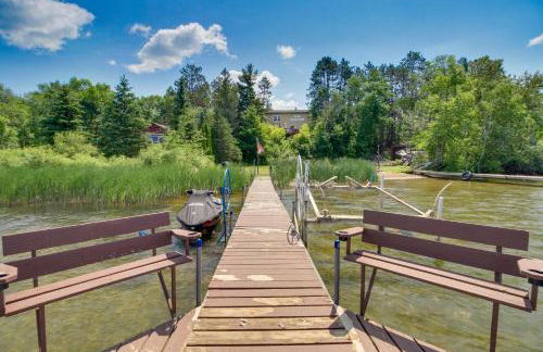 Private Dock Lakefront Family Home in Outing - Foto 29