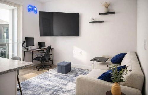 Gorgeous Luxury Lake View Suite | Gym & Pool - Foto 9