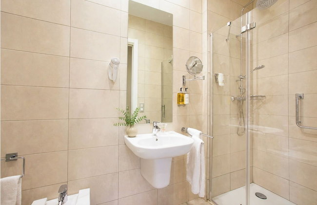 Legazpi Doce Rooms & Suites - Photo 39