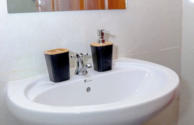 Lux Studio Jkia Airport View Suite - Photo 16