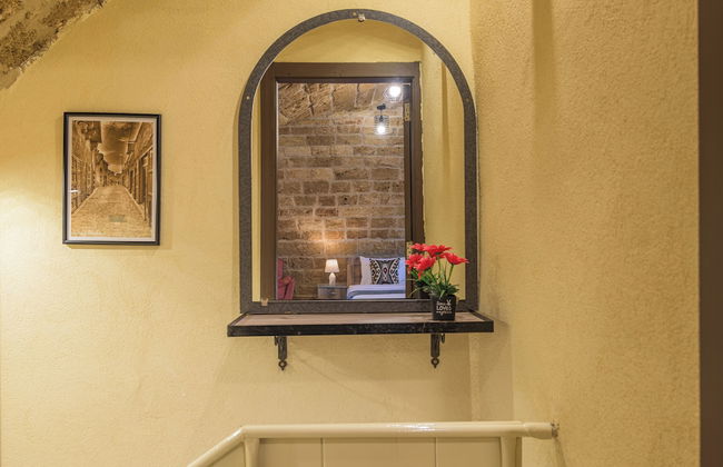 Timberwood Studio in Batroun - Photo 3