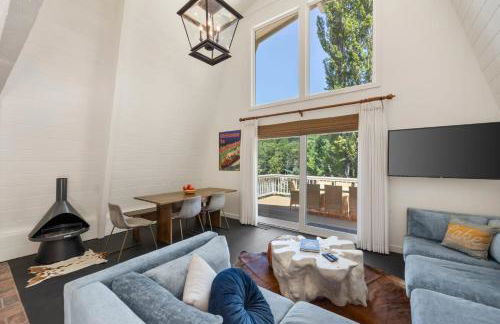 Scout's Lakehouse Retreat by Colby & Conrad - Foto 9