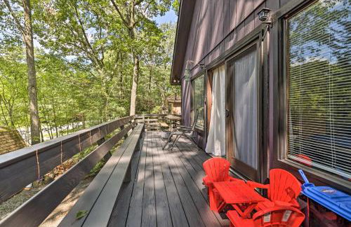 Walk to Lake Game Room Getaway in Pocono Summit! - Foto 29