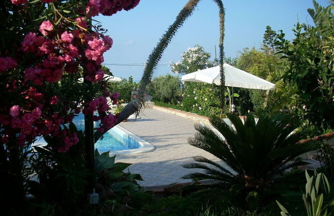 Panoramic Apartment in Villa With Pool and Garden Wi-fi - Foto 16