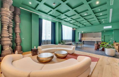 Chic Downtown Miami 2BR City Views Rooftop Pool - Foto 26