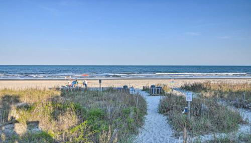 Couples Retreat with Balcony in Surfside Beach! - Foto 3