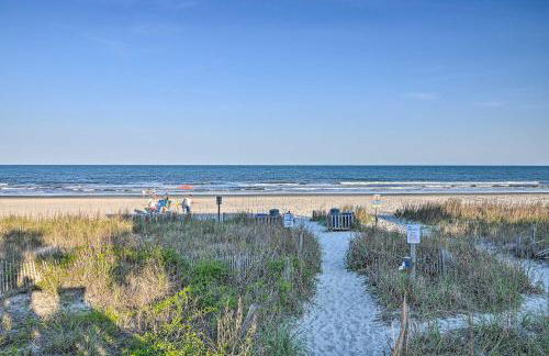 Couples Retreat with Balcony in Surfside Beach! - Foto 3