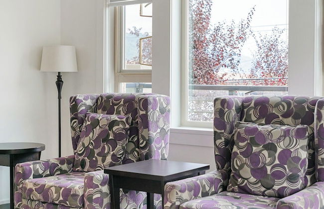 Chic Haven Stylish 3 Bedroom - Photo 25