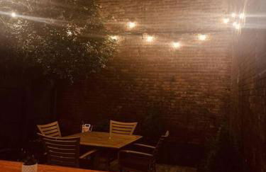 1850s historic Row House 7min train to NYC with private backyard - Foto 51