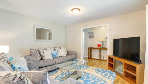 Deck and Game Room Family Home in Stockbridge! - Foto 4