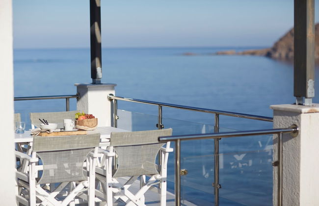 Eleia Seafront Rooms & Villas - Photo 25