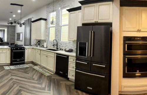 The Black and White House - Foto 80