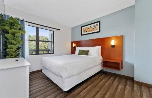 Tranquil Garden View 2 Bed 2 Bath Balcony Condo 7 Min to Universal - Foto 15