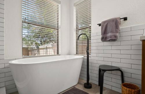 Poolside Oasis, Peaceful Retreat -20 min to Austin - Foto 4