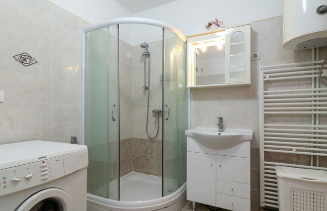 Melita Lara - Foto 25