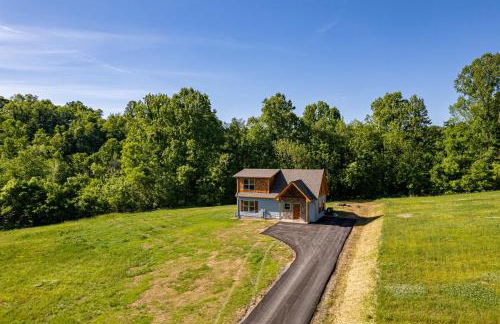 Happy Hideout, country livin with great mountain views, hot tub, arcades, fire pit, pets ok with fee - Foto 26