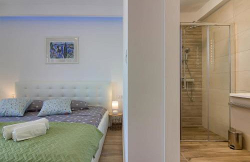 Luxury Villa with extra heated pool with hydromassage, biliard near town center and beach by WiiBuk - Foto 52