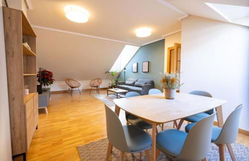 Atuaire Home La Merced en el centro histórico de Burgos PARKING INCLUIDO - Foto 1