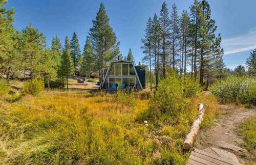 Modern Gambrel Cabin Near Ski Resorts - Photo 1