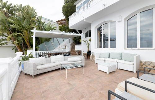 Exclusive Villa with Private Pool in Sitges - Photo 28