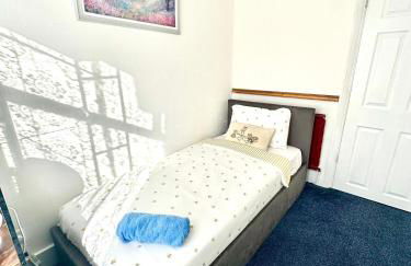 Luxury House in Ilford 21 minute Train journey from Central London - Foto 42