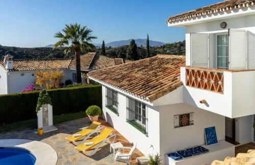 Urb Villa with pool by Costarentals- Ref 139 - Photo 15