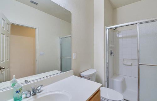 7 Mi to Lake Yosemite Family Home with Fenced Yard - Foto 13