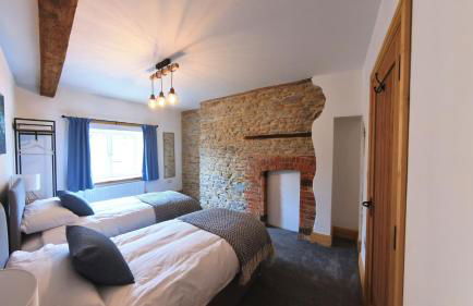 Flexible Accommodation - Newly renovated characterful cottage - Photo 19