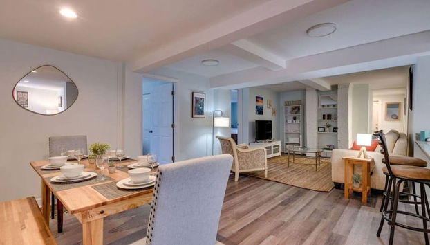 Flamingle in Fuchsia Whole House - Foto 4, Servicio de comidas en la habitación